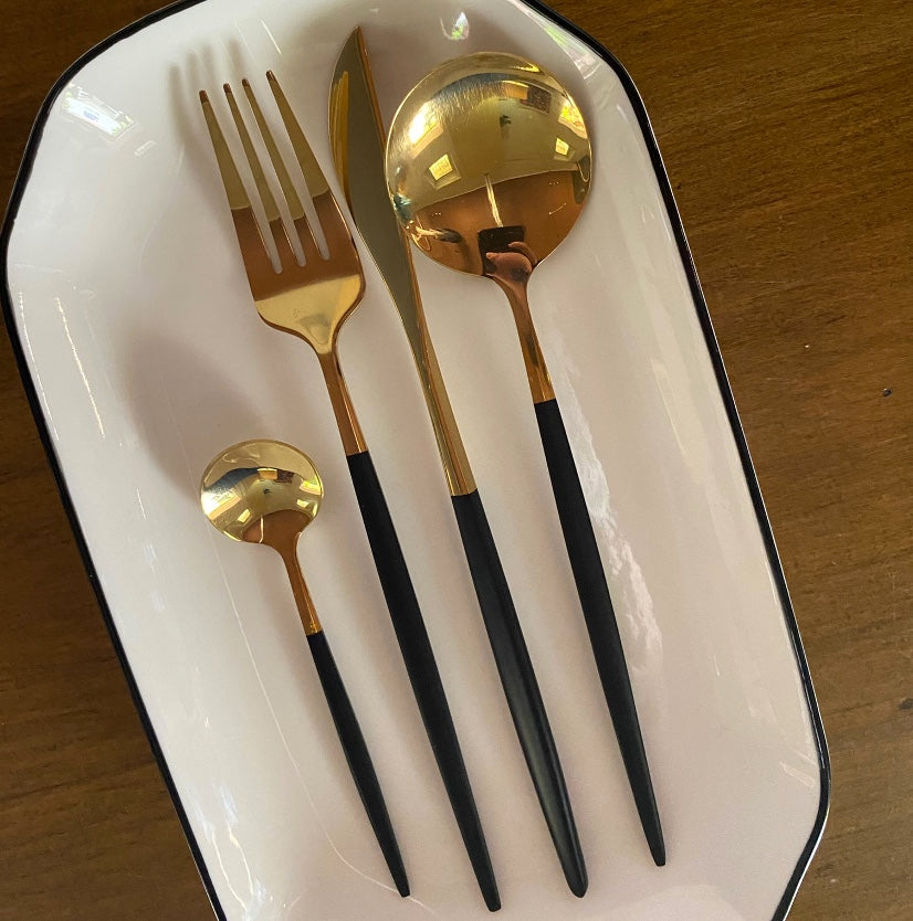 CUB-001 Cubierto Milan, dorado y negro