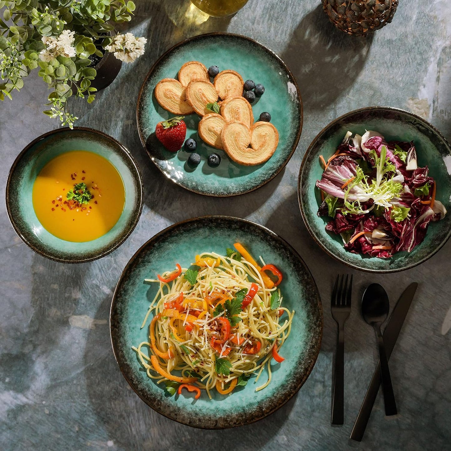 VAJ-062 Vajilla Mantera, servicio para cuatro personas