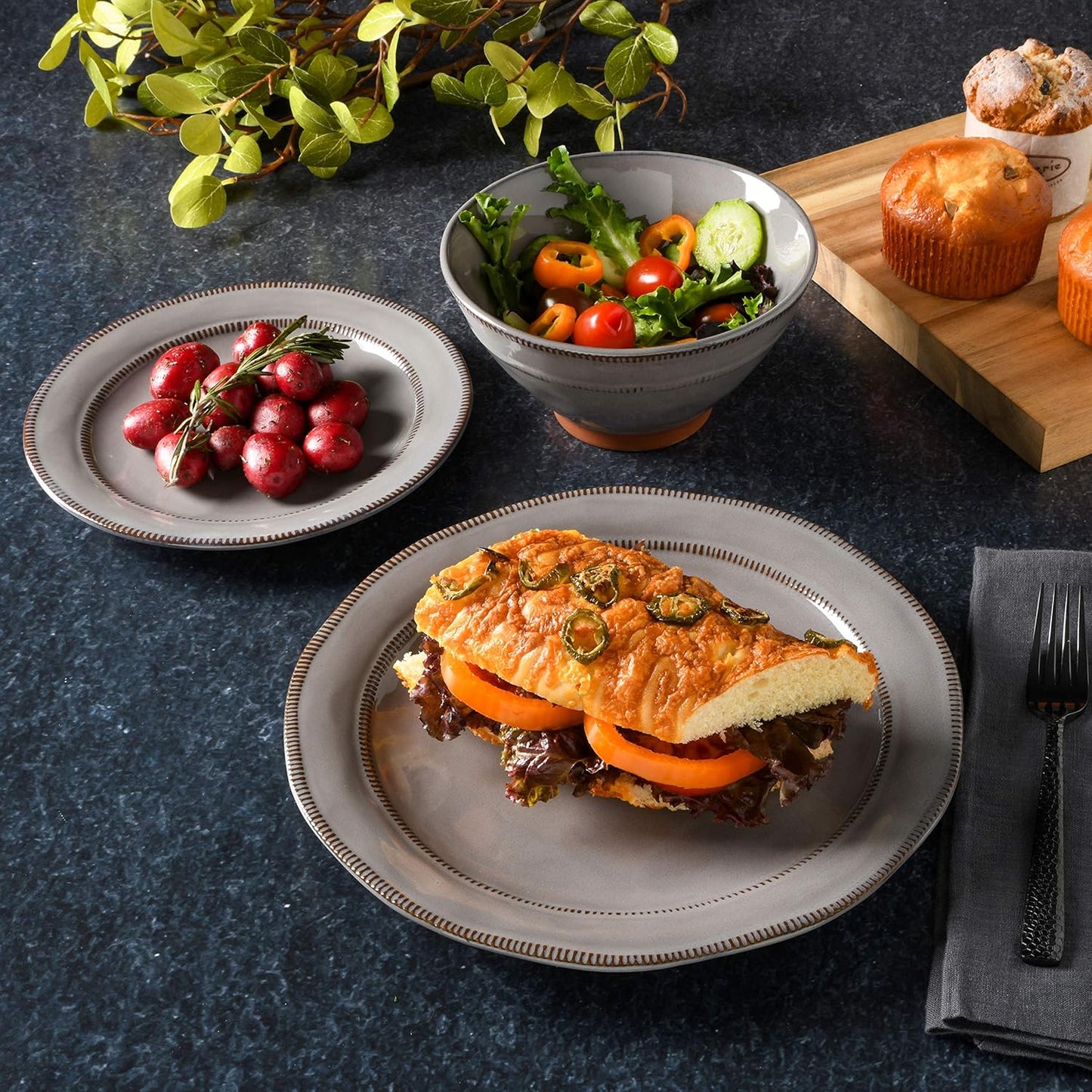 VAJ-517 Vajilla Provenzal gris, servicio para cuatro personas